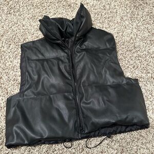 Cropped leather puffer vest M